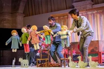 La Caixa De Joguets - Bambalina Teatre Practicable