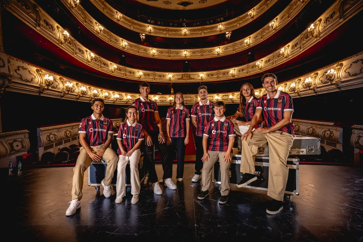 Primera y segunda equipación del Levante UD 2026/2027