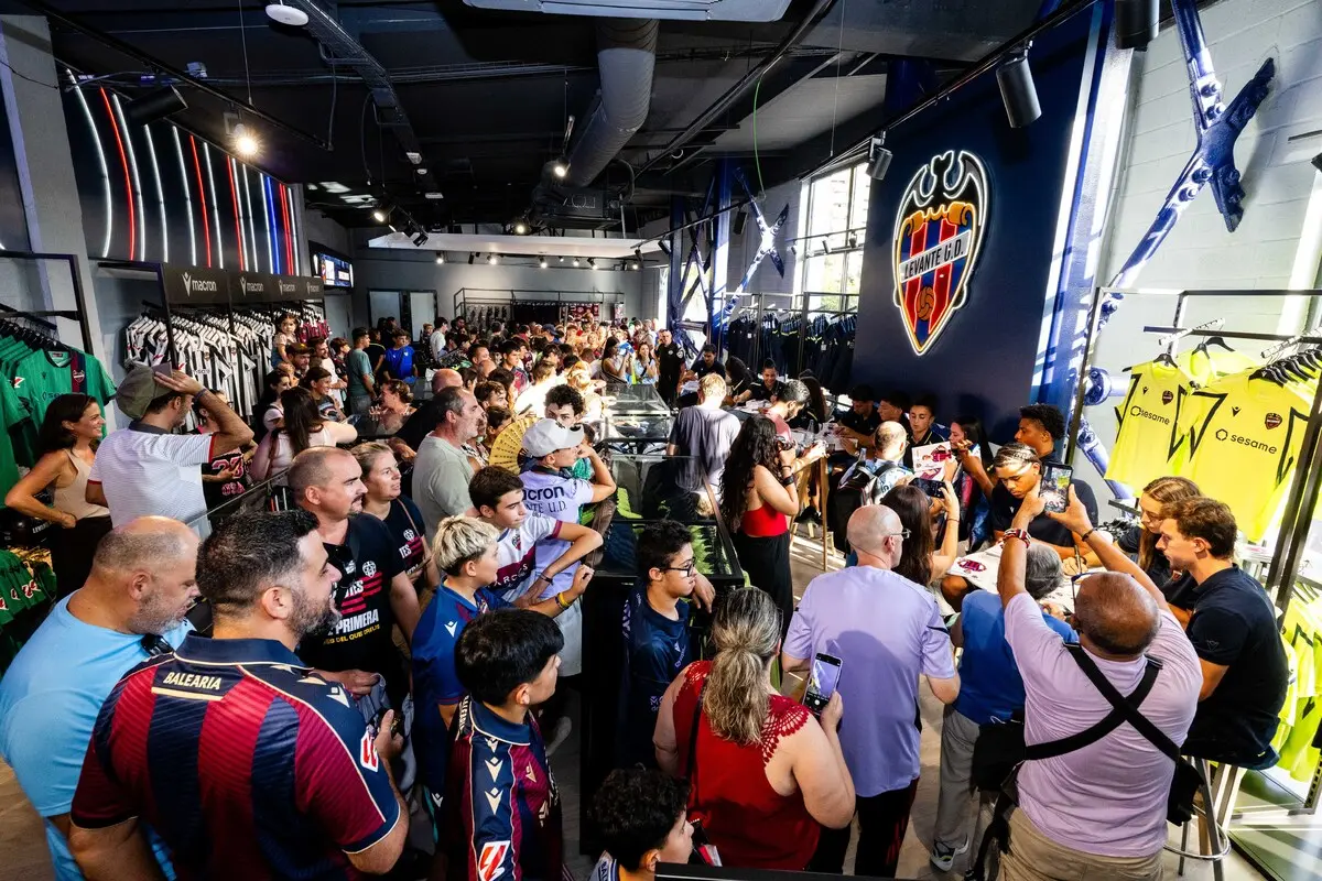 Meet&Greet con las nuevas incorporaciones del Levante UD en la Tenda Granota