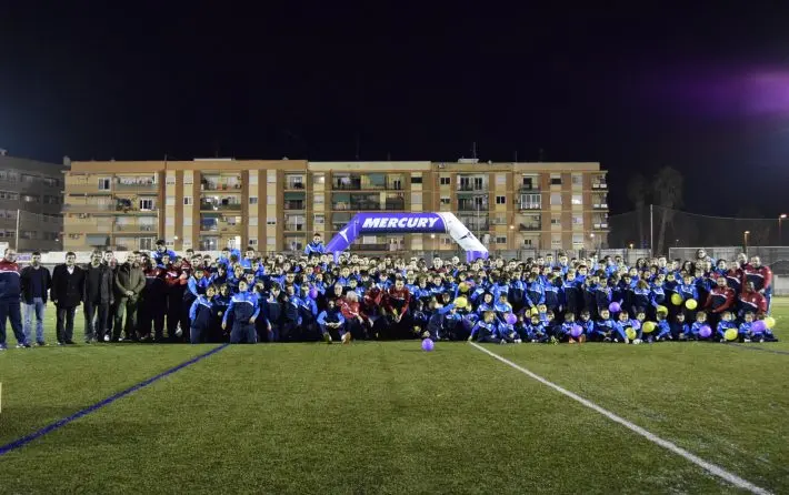 El campo de Los Silos acoge la presentación de la Escuela del Burjassot CF