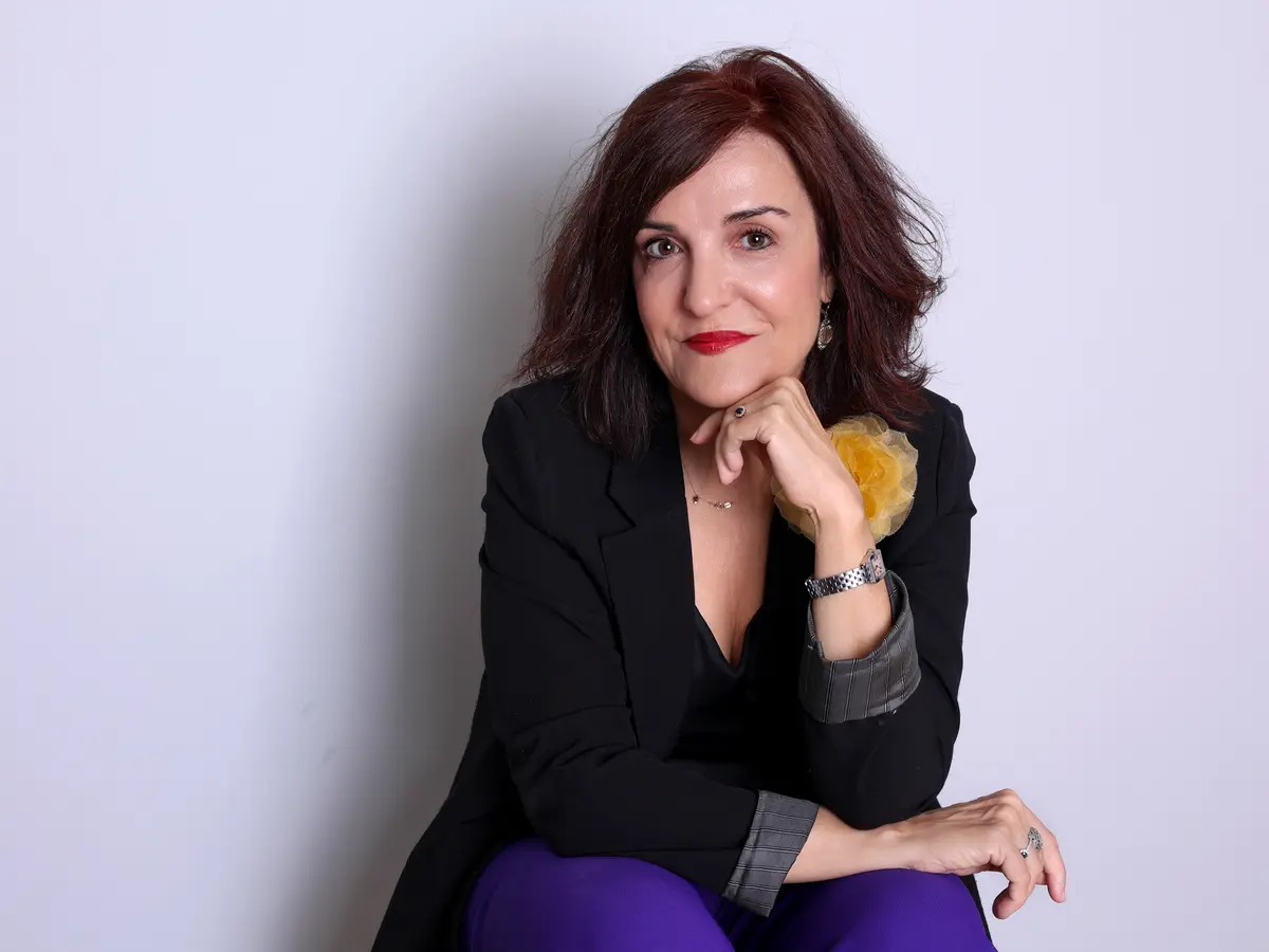 Elvira Lindo nos presenta su nuevo libro Don de Gentes