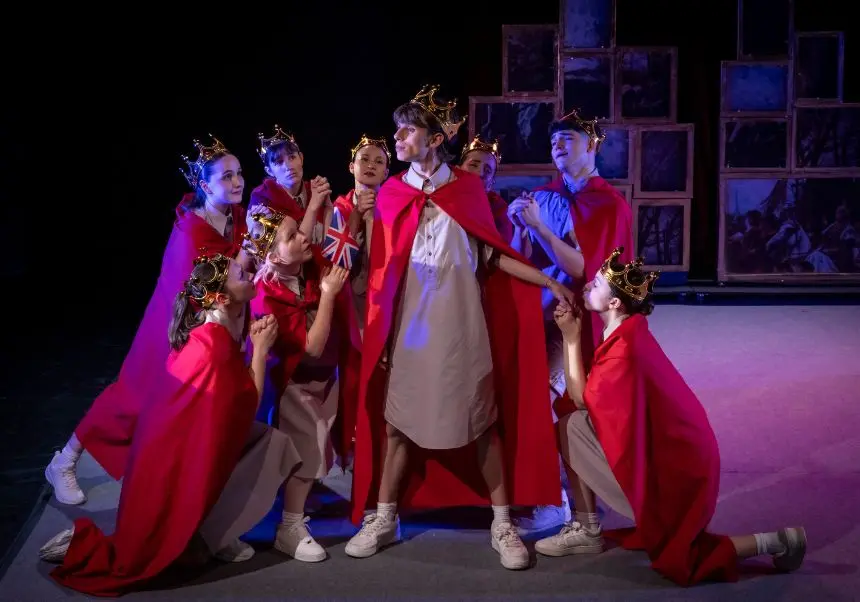 Escena Erasmus UV llega con la gira de ‘Conquistes’ al Teatro Echegaray de Ontinyent