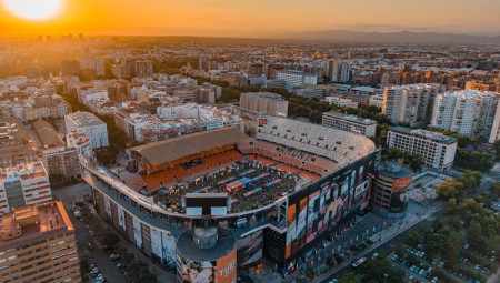 Mestalla swaps NFL for Smash Burgers at new event