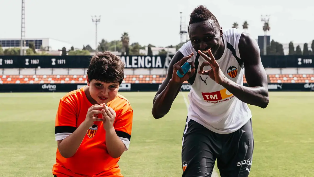 Umar Sadiq and Cristian Tornero Share a Special Moment at the VCF Campus