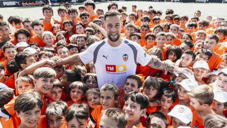 De Haas greets VCF Summer Camp participants