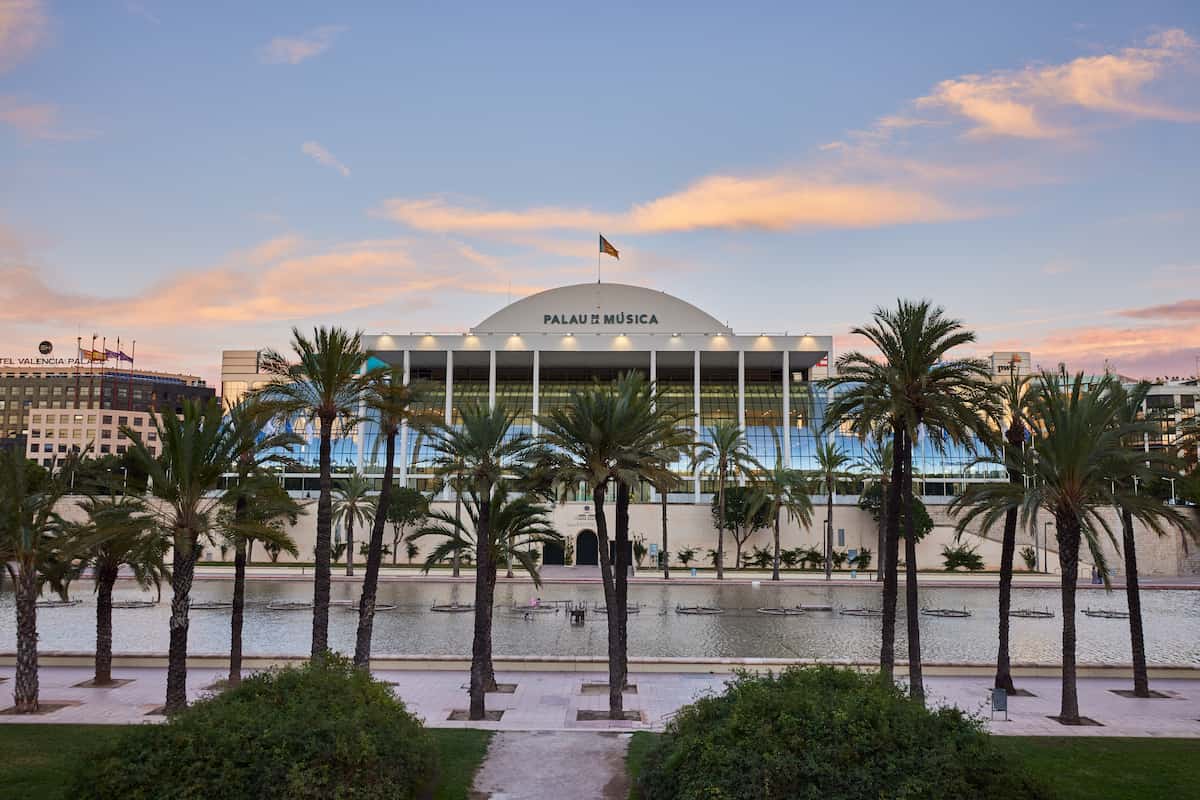Cine y música en directo se encuentran en el Palau de la Música con el ciclo …